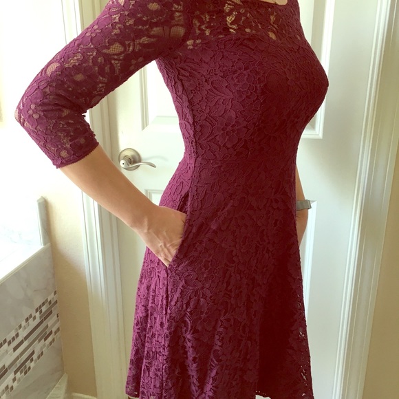 White House Black Market Dresses & Skirts - Black House White Market lace dress w pockets